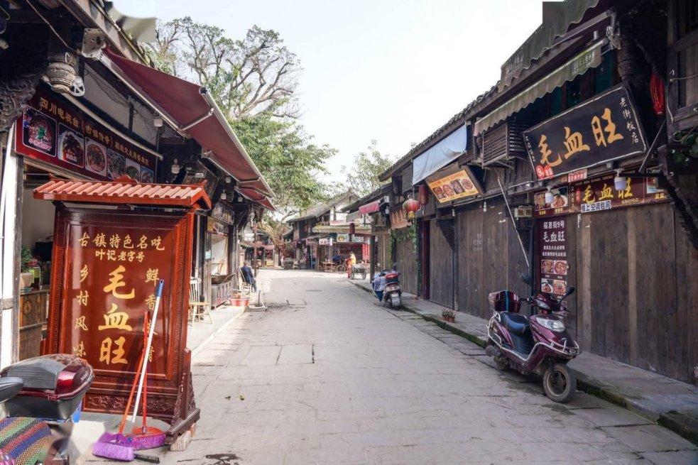 探索世界的奇妙之旅,尽在花样跳伞猜成语蜗牛问答平台!